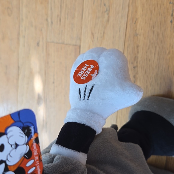 NWT Disney Minnie Mouse Halloween Battery Operated Fancing Plush 13" Tall - Picture 3 of 9